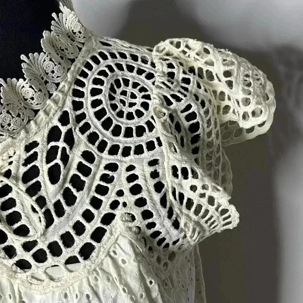 ANTHROPOLOGIE CHARLIZE Tan Eyelet Lace Vneckline Blouse Size S - Picture 7 of 12